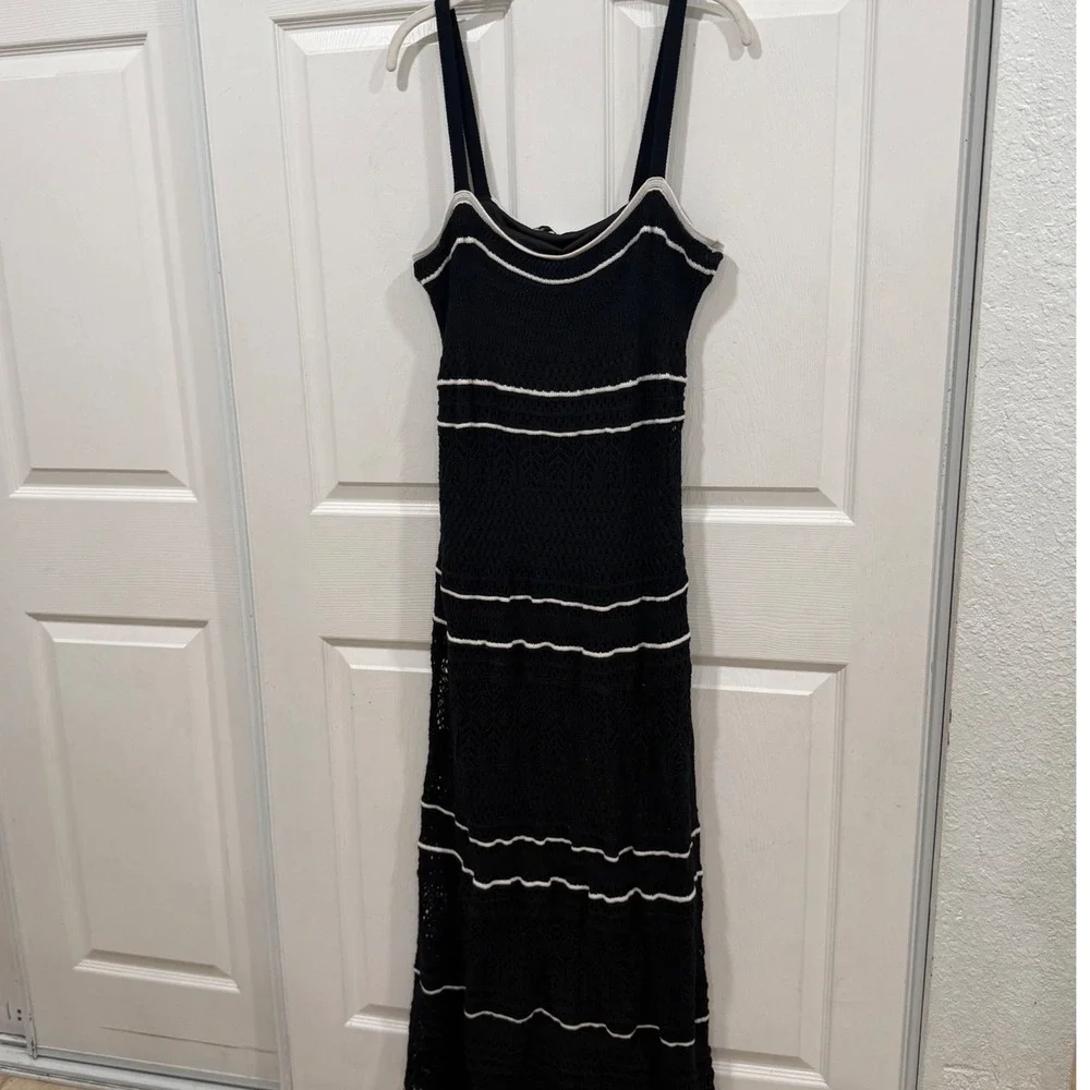 Abercrombie & Fitch Black White Crochet Knit Maxi Dress Large Sleeveless Stripe